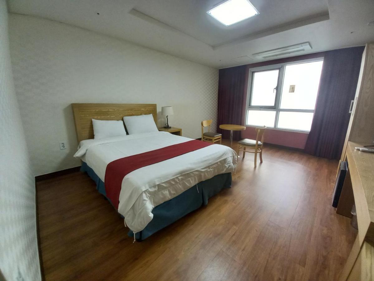 Breeze Bay Hotel Szogüpho Kültér fotó