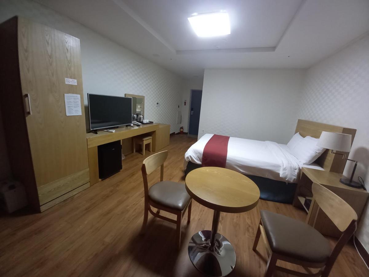 Breeze Bay Hotel Szogüpho Kültér fotó