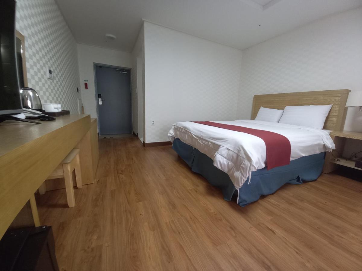 Breeze Bay Hotel Szogüpho Kültér fotó