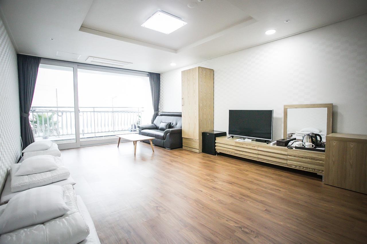 Breeze Bay Hotel Szogüpho Kültér fotó