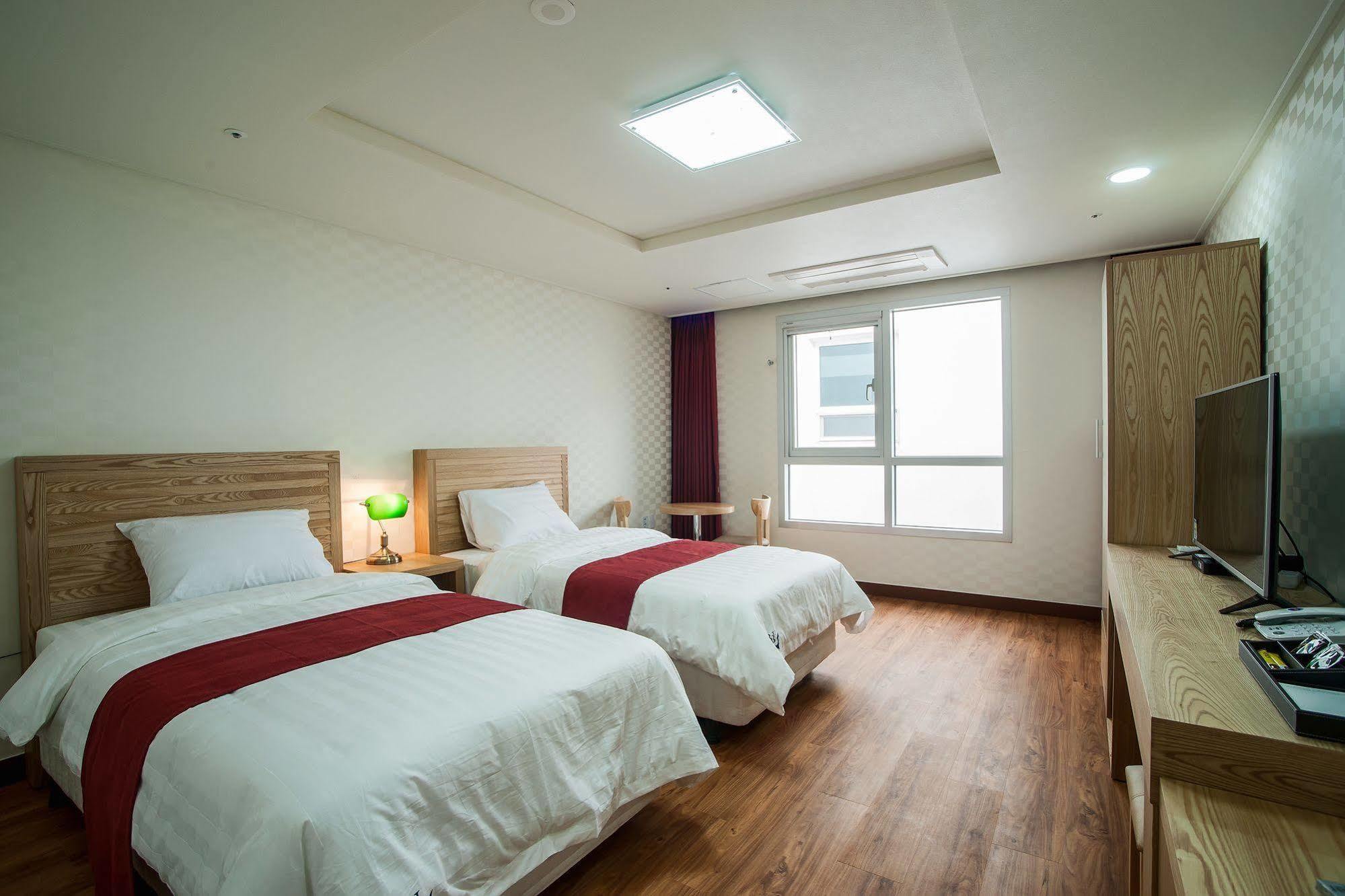 Breeze Bay Hotel Szogüpho Kültér fotó