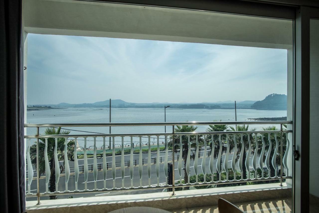 Breeze Bay Hotel Szogüpho Kültér fotó