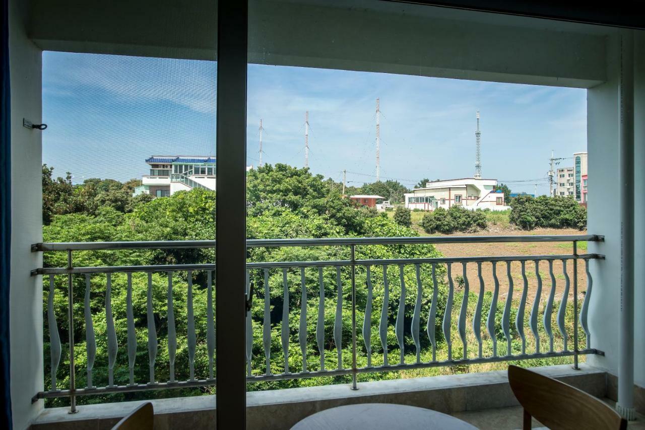 Breeze Bay Hotel Szogüpho Kültér fotó