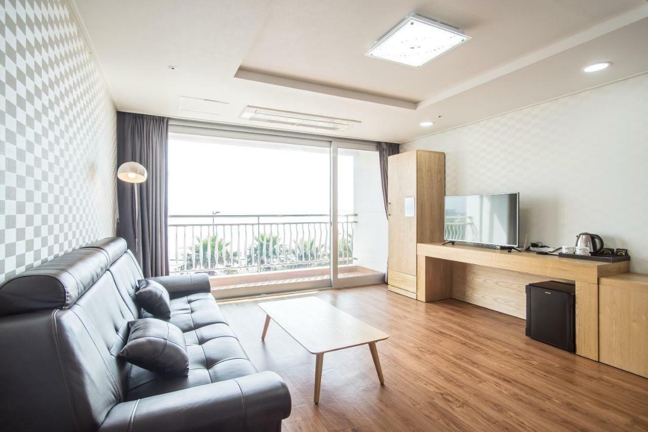 Breeze Bay Hotel Szogüpho Kültér fotó