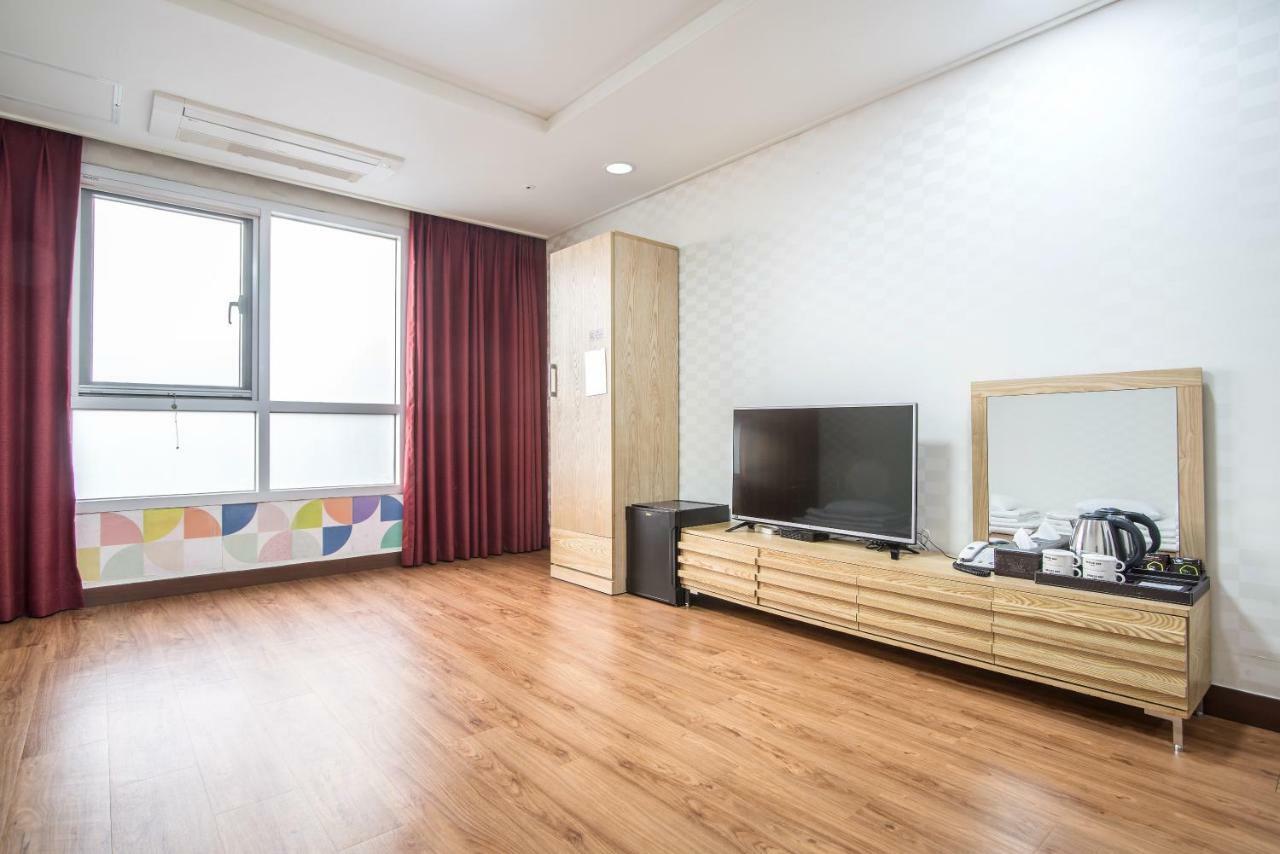 Breeze Bay Hotel Szogüpho Kültér fotó