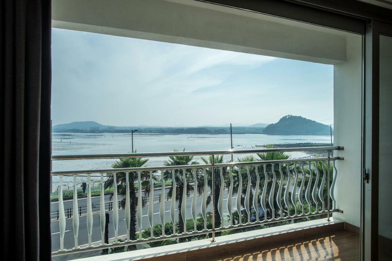 Breeze Bay Hotel Szogüpho Kültér fotó