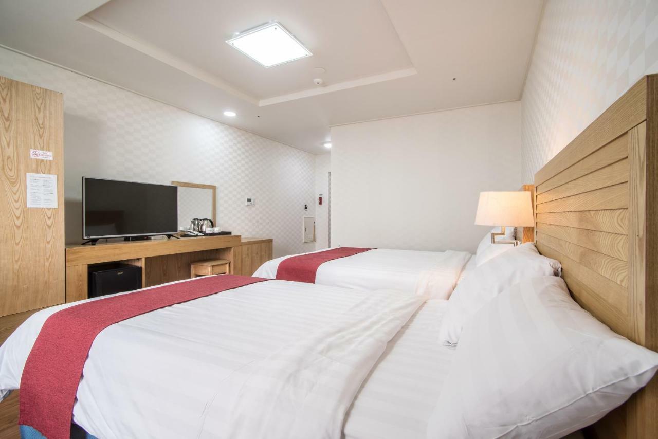 Breeze Bay Hotel Szogüpho Kültér fotó