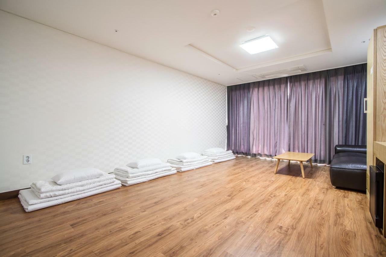 Breeze Bay Hotel Szogüpho Kültér fotó